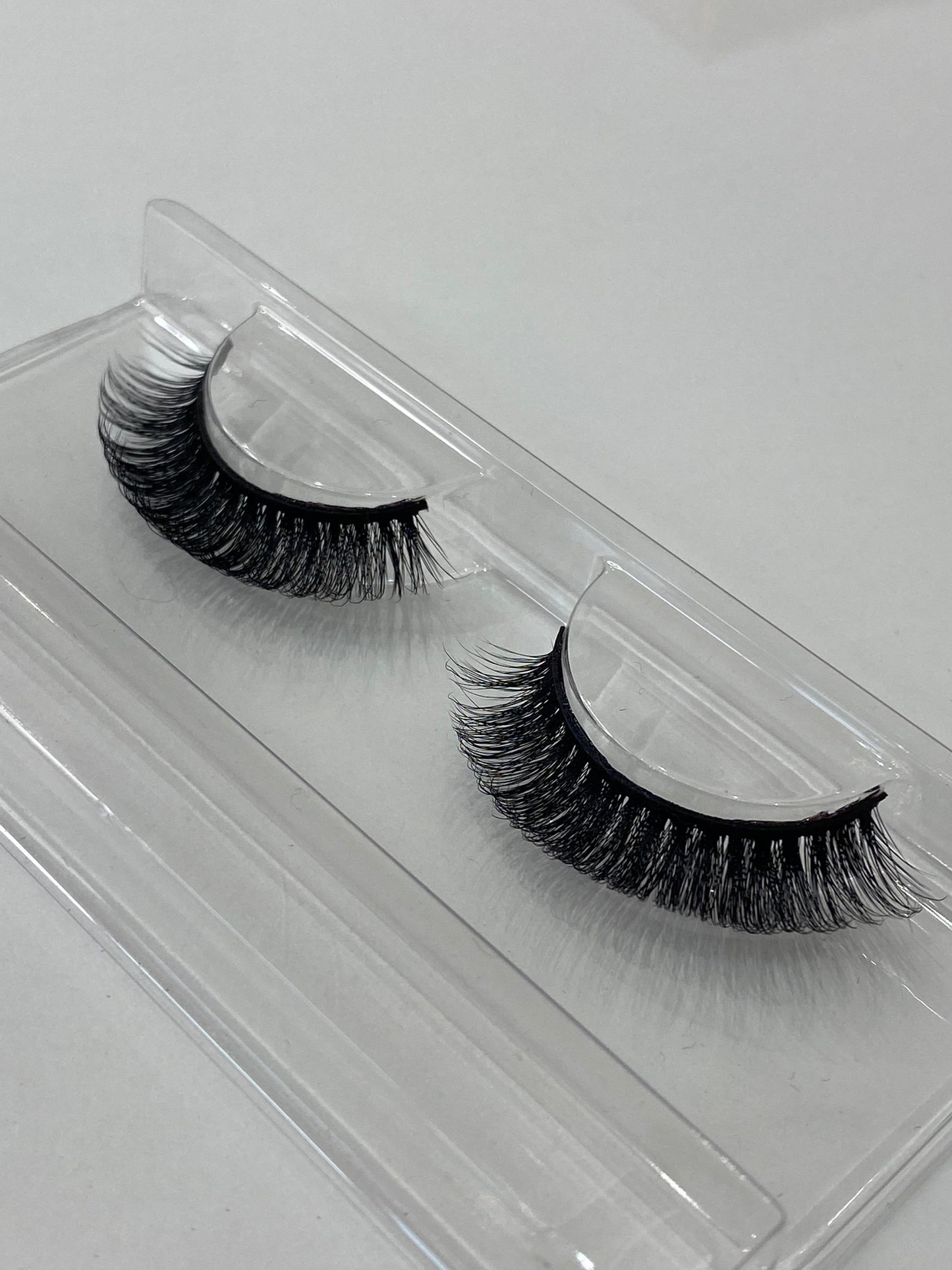 hybrid strip lashes